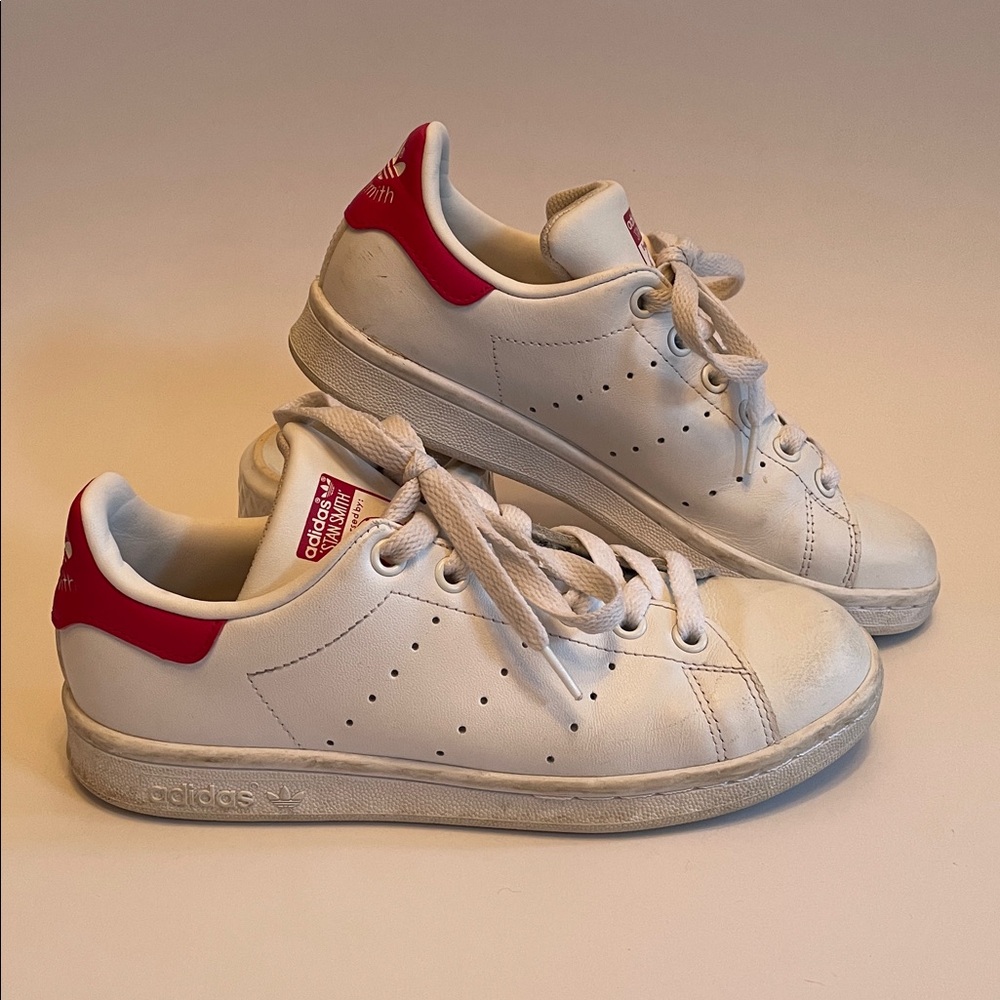 ADIDAS STAN SMITH Youth White Sneakers Hot Pink Accents Streetwear Grunge Sporty